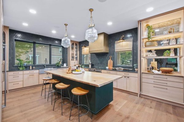 Custom Kitchen Cabinets